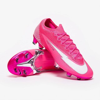 botas de mbappe rosas